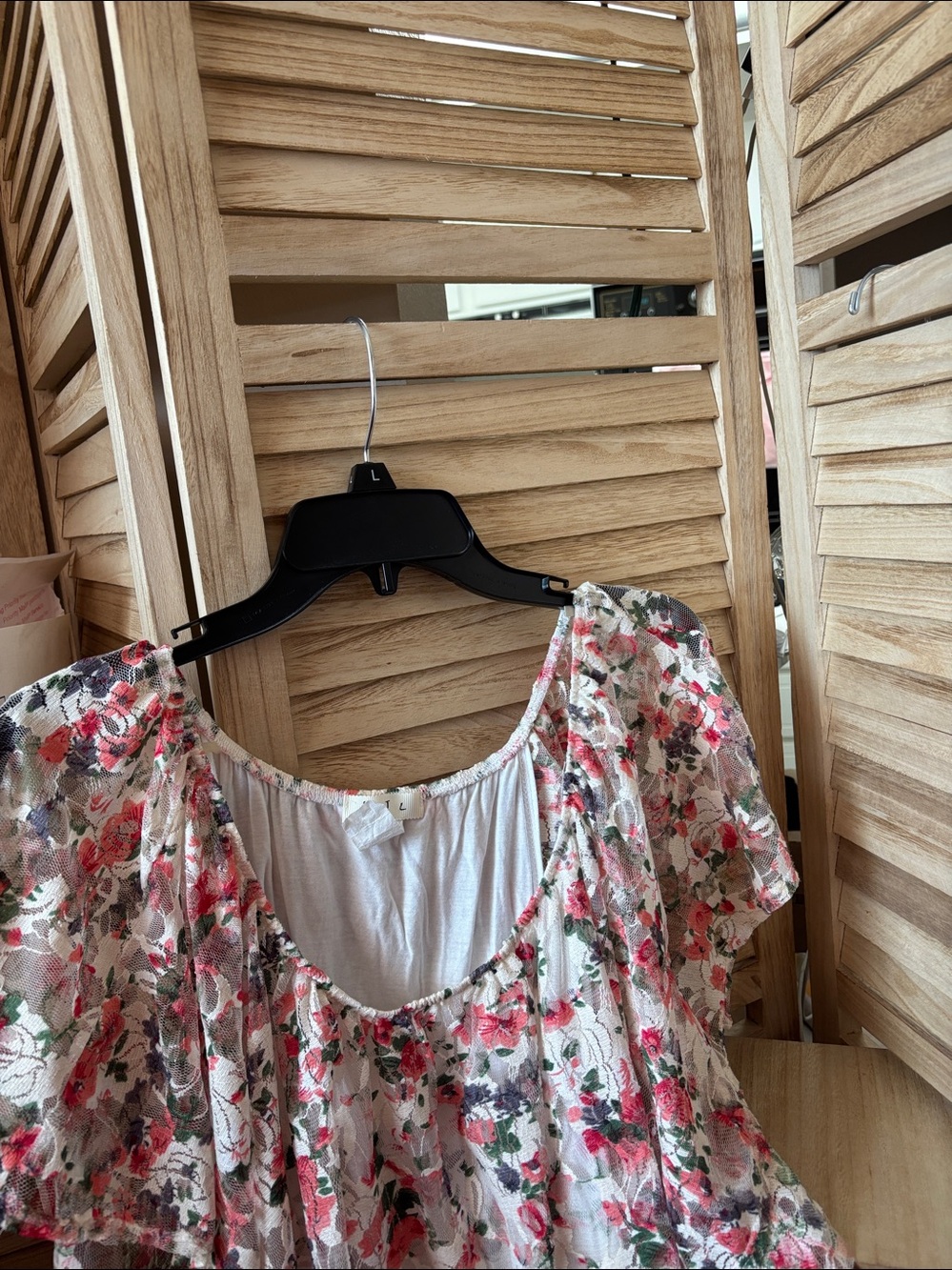 love J Floral Lace  Lined Caftan Style Top With Pink Roses Large